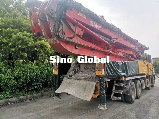 Xe bơm bê tông đã qua sử dụng màu đỏ với khung xe Volve 56m / 6 đoạn