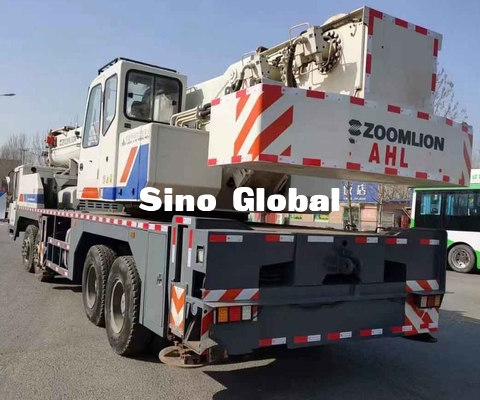 Cần cẩu xe tải đã qua sử dụng Zoomlion 50 Tấn QY50V532 Loại cánh tay thẳng