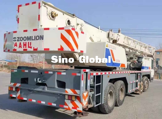 Cần cẩu xe tải đã qua sử dụng Zoomlion 50 Tấn QY50V532 Loại cánh tay thẳng