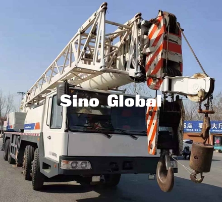 Cần cẩu xe tải đã qua sử dụng Zoomlion 50 Tấn QY50V532 Loại cánh tay thẳng
