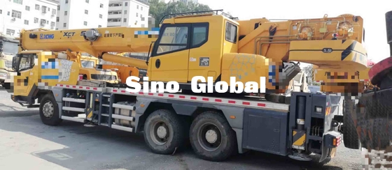 Cần cẩu thứ 2 XCMG 25 Tấn, xe tải đã qua sử dụng gắn cẩu Đường kính quay vòng 21m