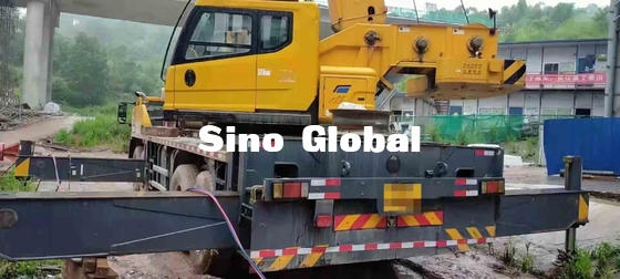Cần cẩu xe tải đã qua sử dụng 50 tấn XCMG QY50KA Mức tiêu thụ dầu 40L trên 100km